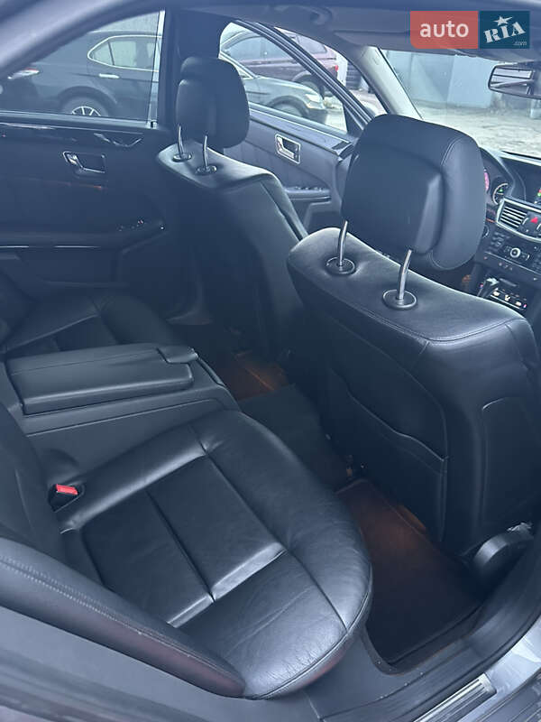 Седан Mercedes-Benz E-Class 2010 в Киеве
