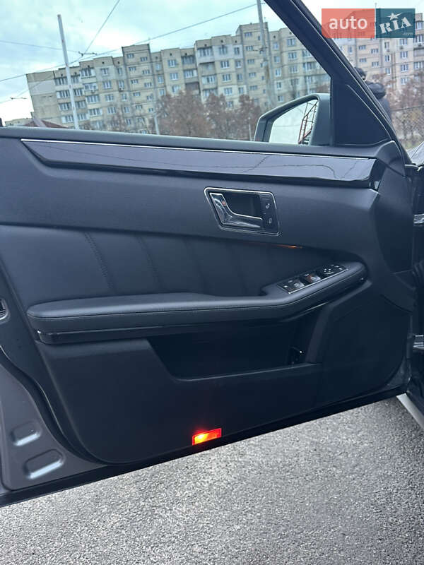 Седан Mercedes-Benz E-Class 2010 в Киеве