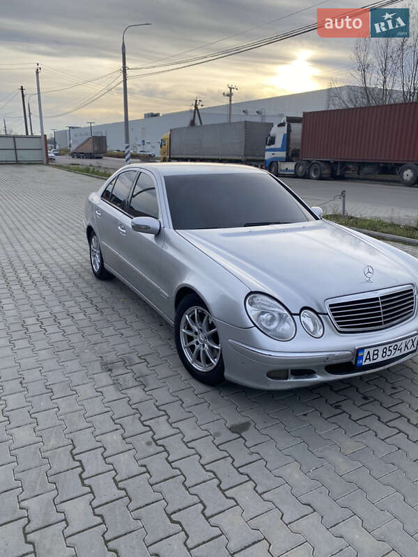 Седан Mercedes-Benz E-Class 2003 в Виннице