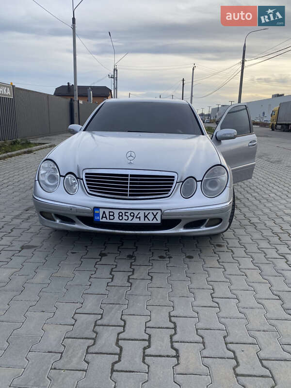 Седан Mercedes-Benz E-Class 2003 в Виннице