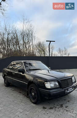 Седан Mercedes-Benz E-Class 1993 в Черновцах