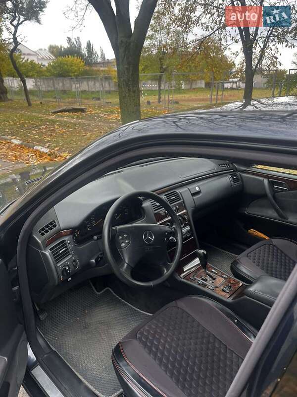 Седан Mercedes-Benz E-Class 2001 в Запорожье фото 8 Седан Mercedes-Benz E-Class 2001 в Запорожье