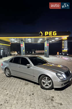 Седан Mercedes-Benz E-Class 2005 в Косове