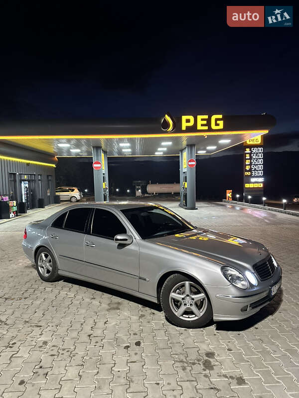 Mercedes-Benz E-Class 2005