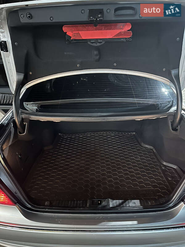 Седан Mercedes-Benz E-Class 2005 в Косові