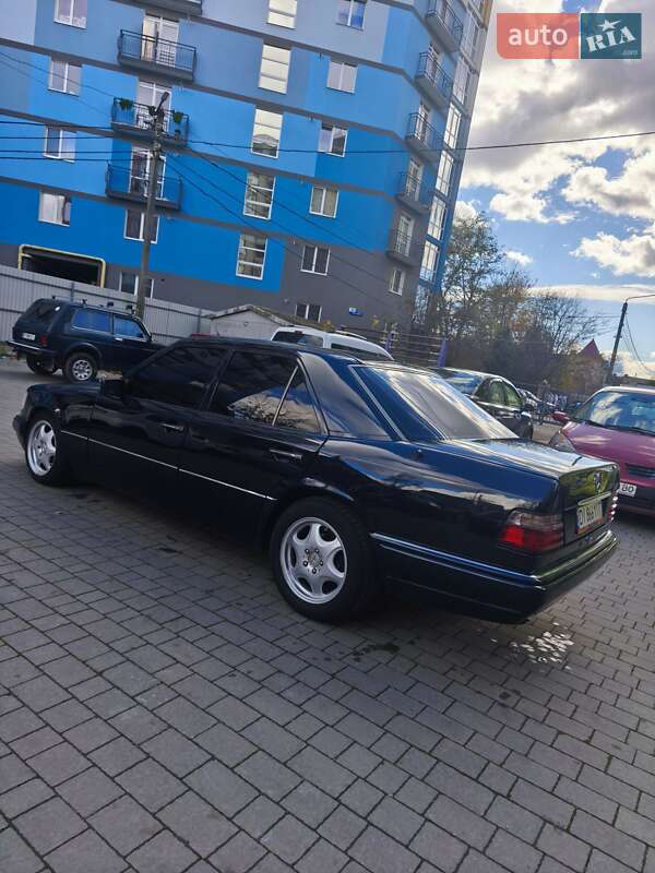 Седан Mercedes-Benz E-Class 1994 в Коломые