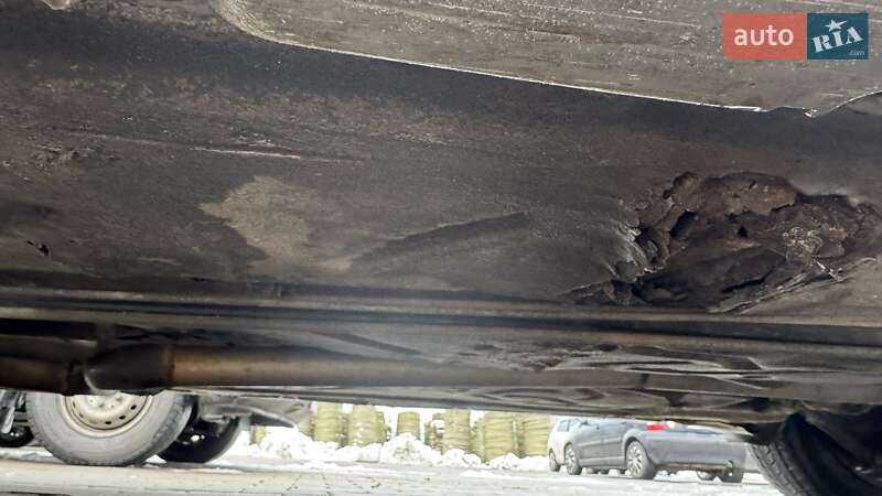 Седан Mercedes-Benz E-Class 1990 в Жовтанцях