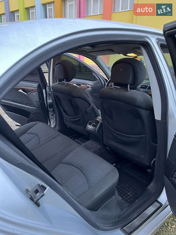 Седан Mercedes-Benz E-Class 2005 в Вашківцях