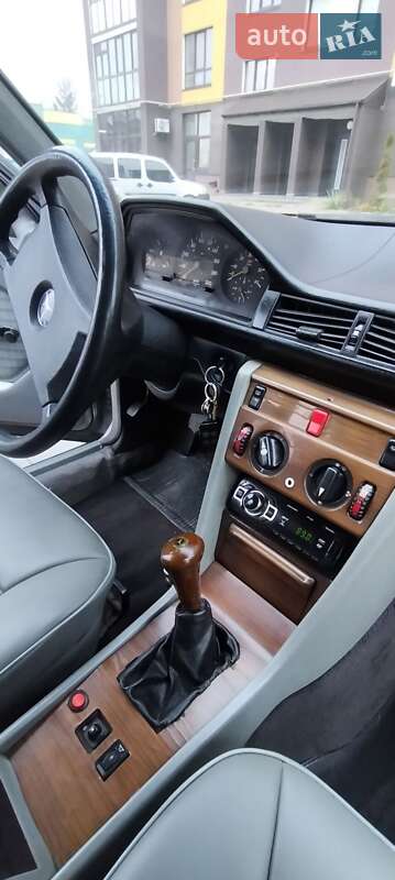 Седан Mercedes-Benz E-Class 1988 в Тернополі фото 31 Седан Mercedes-Benz E-Class 1988 в Тернополі