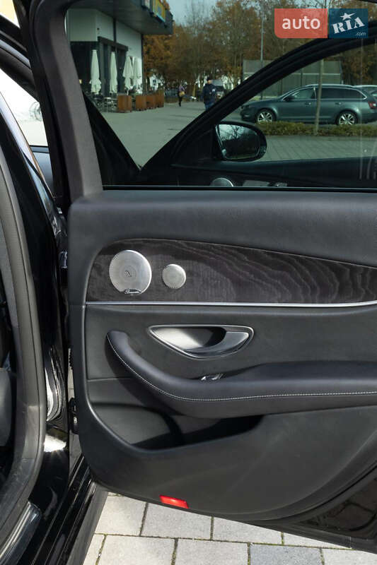 Седан Mercedes-Benz E-Class 2016 в Львові