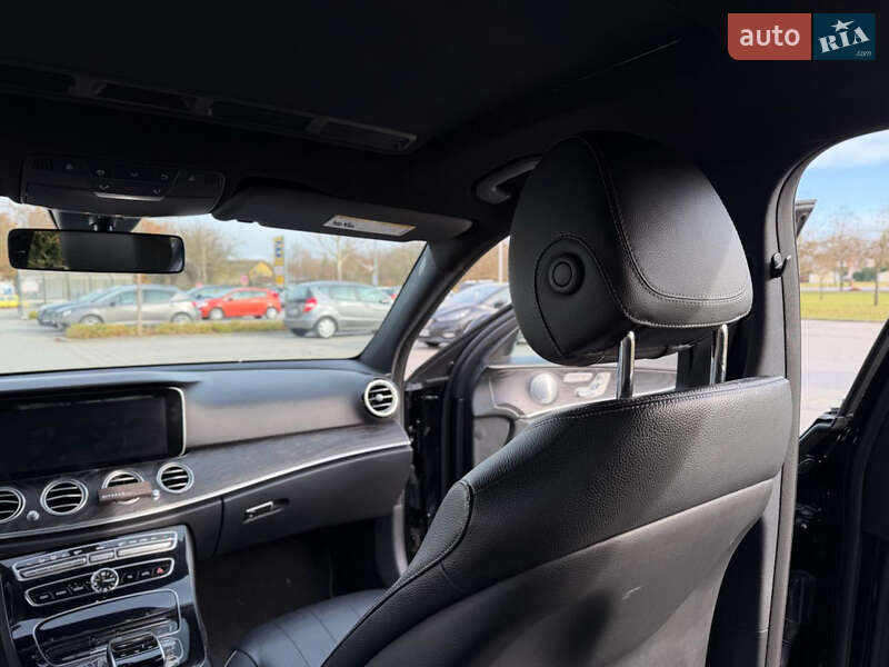 Седан Mercedes-Benz E-Class 2016 в Львові