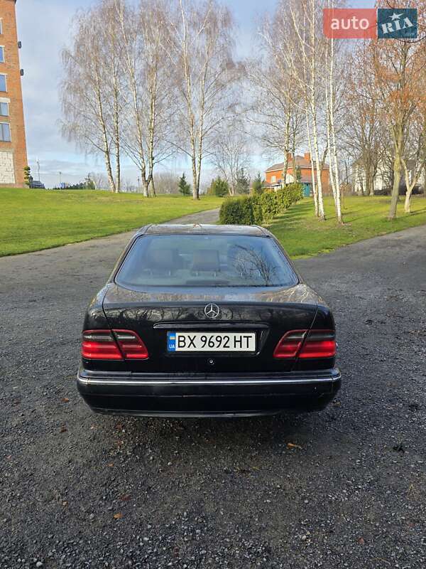 Седан Mercedes-Benz E-Class 2000 в Хмельницком