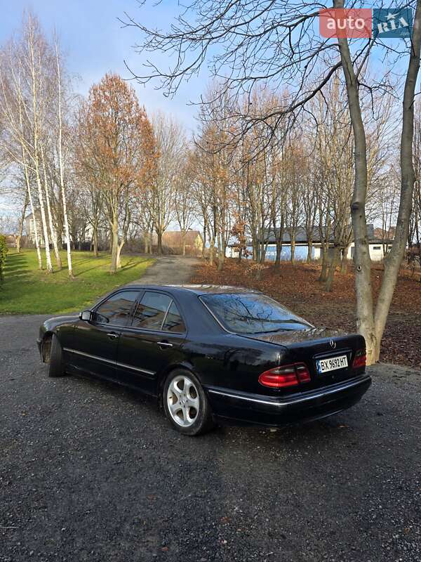 Седан Mercedes-Benz E-Class 2000 в Хмельницком