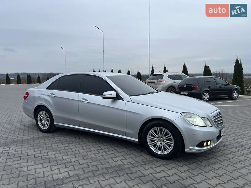 Седан Mercedes-Benz E-Class 2009 в Чернівцях