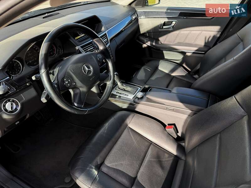 Седан Mercedes-Benz E-Class 2011 в Луцке