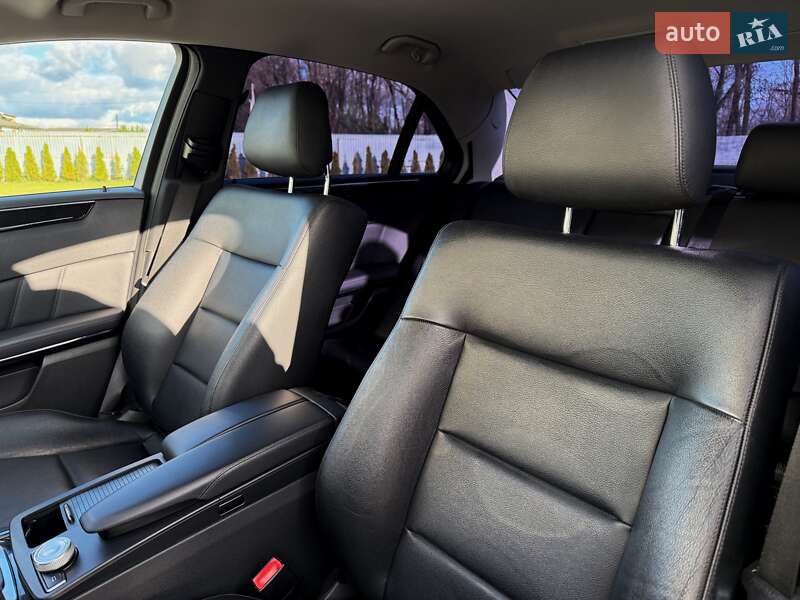 Седан Mercedes-Benz E-Class 2011 в Луцке