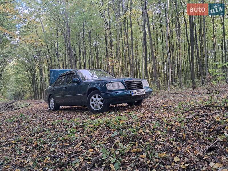Седан Mercedes-Benz E-Class 1995 в Хмельницькому