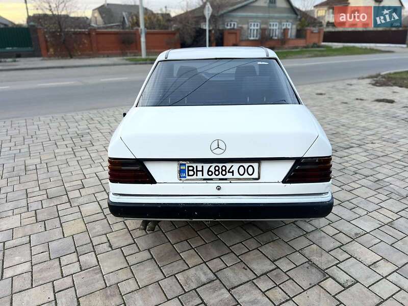 Седан Mercedes-Benz E-Class 1986 в Ізмаїлі