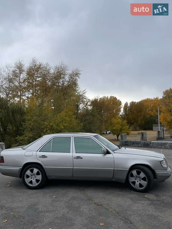 Седан Mercedes-Benz E-Class 1995 в Днепре фото 4 Седан Mercedes-Benz E-Class 1995 в Днепре