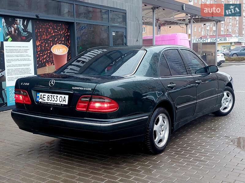 Седан Mercedes-Benz E-Class 2001 в Киеве