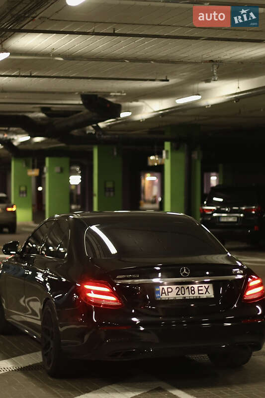 Седан Mercedes-Benz E-Class 2016 в Киеве