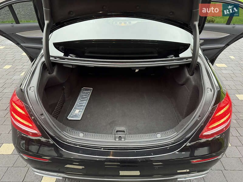 Седан Mercedes-Benz E-Class 2019 в Ужгороді