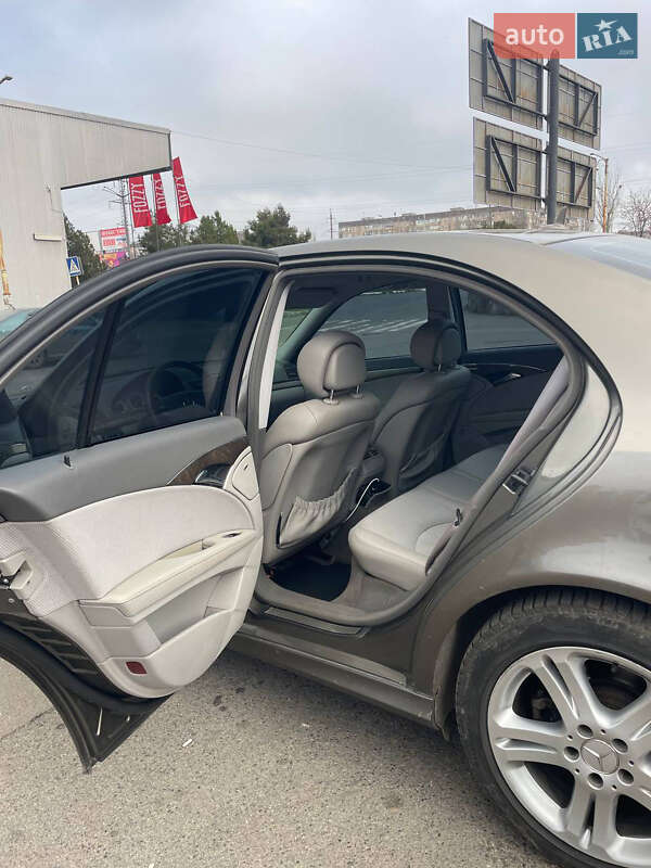 Седан Mercedes-Benz E-Class 2007 в Кривом Роге
