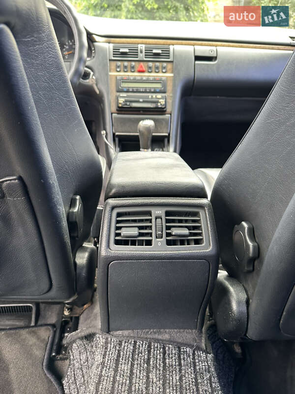 Седан Mercedes-Benz E-Class 1999 в Киеве фото 10 Седан Mercedes-Benz E-Class 1999 в Киеве