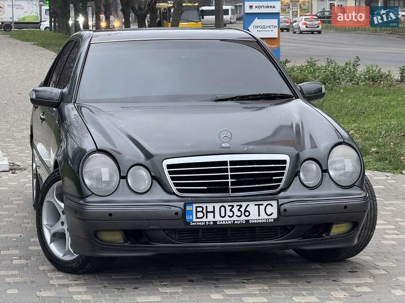 Седан Mercedes-Benz E-Class 2000 в Одессе