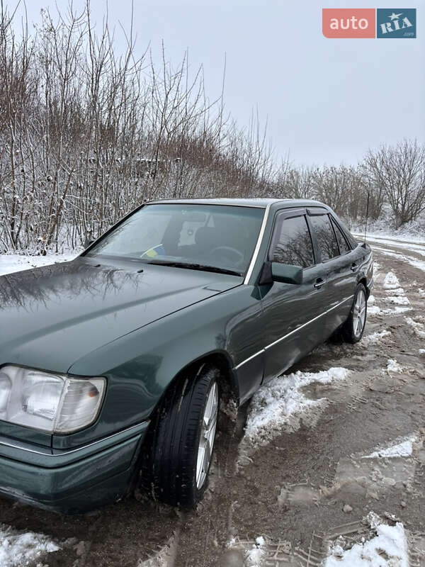 Седан Mercedes-Benz E-Class 1995 в Тернополе