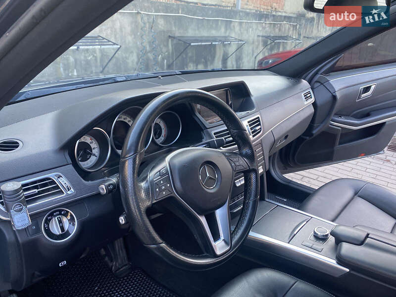 Седан Mercedes-Benz E-Class 2015 в Ивано-Франковске