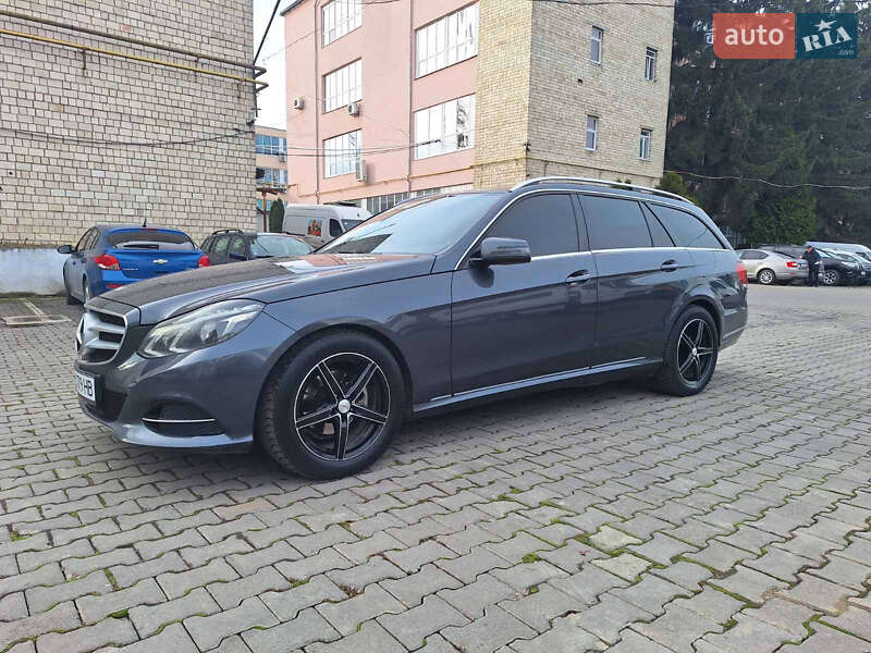 Седан Mercedes-Benz E-Class 2015 в Ивано-Франковске