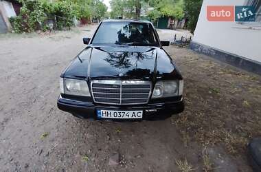 Седан Mercedes-Benz E-Class 1995 в Лиманском