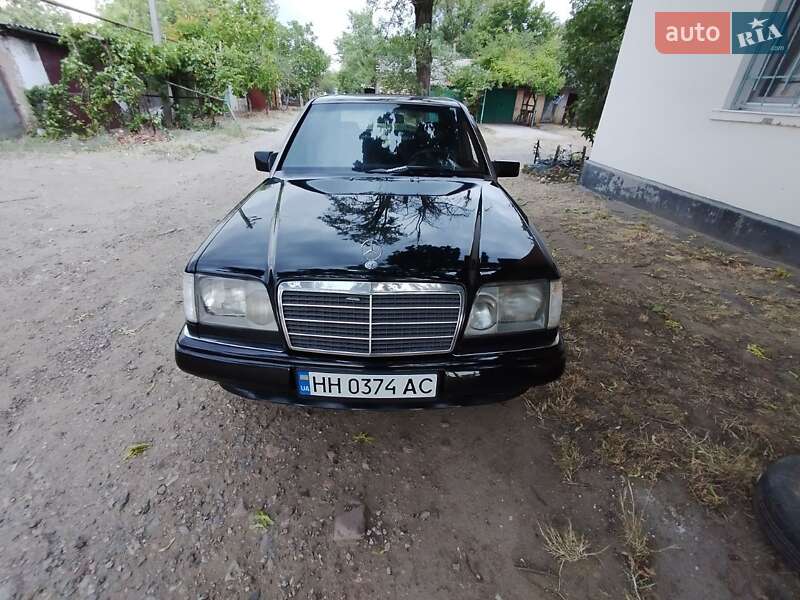Mercedes-Benz E-Class 1995