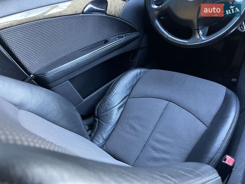 Седан Mercedes-Benz E-Class 2004 в Надвірній фото 21 Седан Mercedes-Benz E-Class 2004 в Надвірній