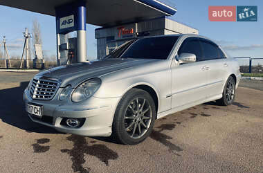 Седан Mercedes-Benz E-Class 2008 в Ольшанке