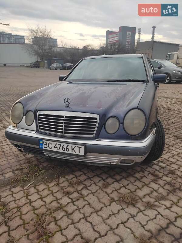 Седан Mercedes-Benz E-Class 1997 в Львове