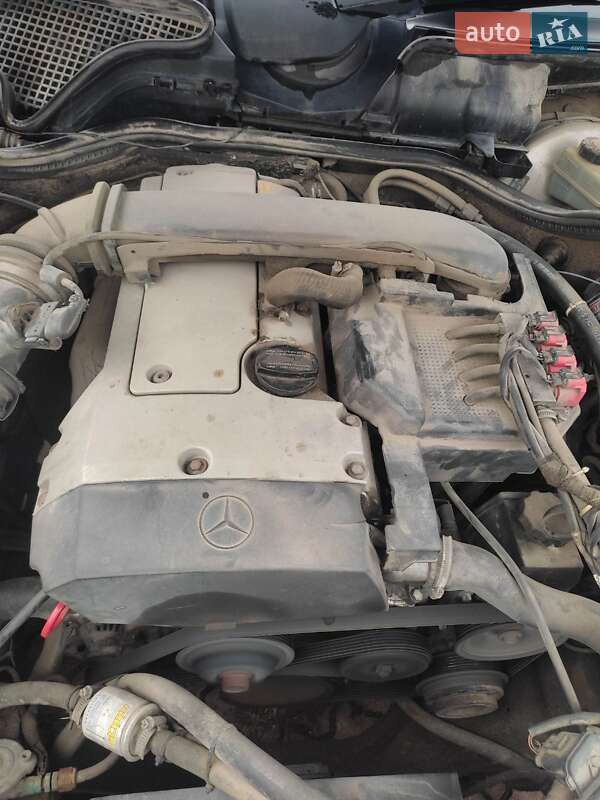 Седан Mercedes-Benz E-Class 1997 в Львове