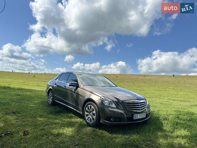 Mercedes-Benz E-Class 2010 Mercedes-Benz E-Class 2010