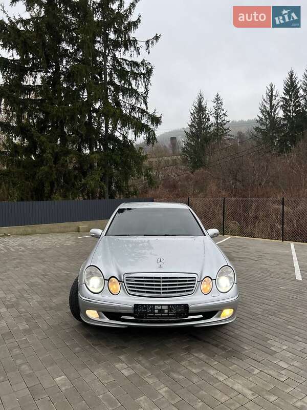 Седан Mercedes-Benz E-Class 2003 в Кременце