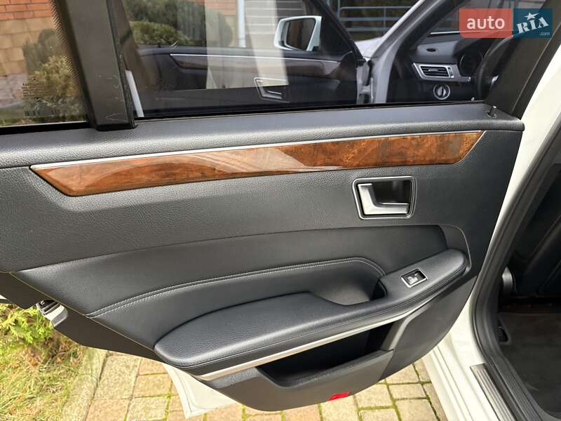 Седан Mercedes-Benz E-Class 2014 в Одесі