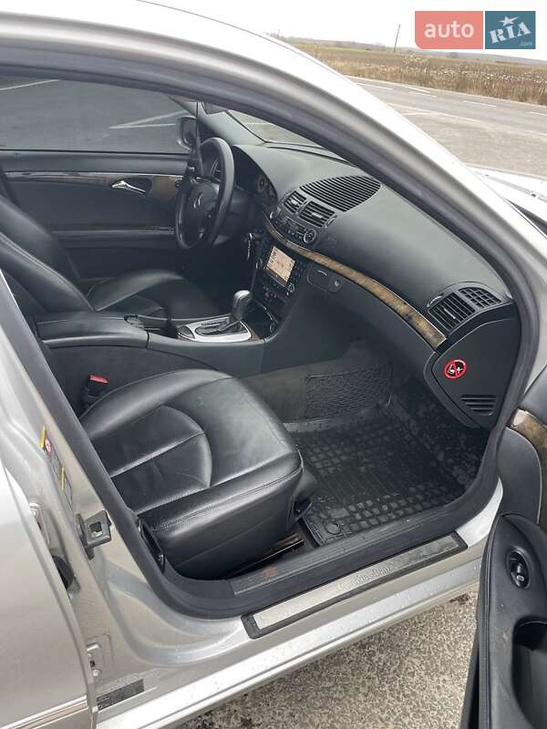 Седан Mercedes-Benz E-Class 2003 в Львові