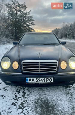 Седан Mercedes-Benz E-Class 1996 в Киеве