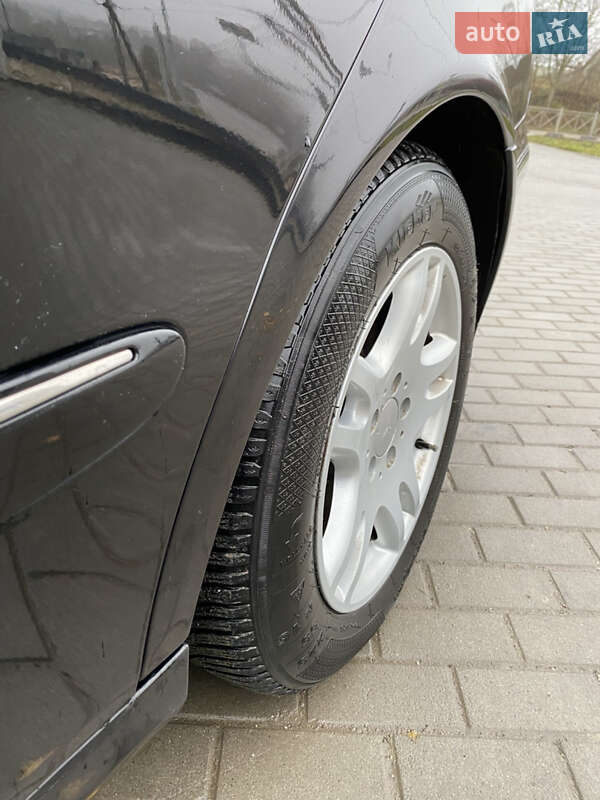 Седан Mercedes-Benz E-Class 2008 в Вишневце