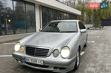 Седан Mercedes-Benz E-Class 2001 в Ровно