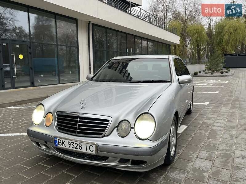 Mercedes-Benz E-Class 2001