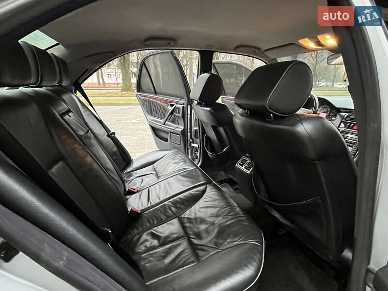 Седан Mercedes-Benz E-Class 2001 в Ровно