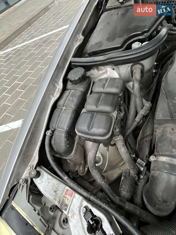 Седан Mercedes-Benz E-Class 2001 в Ровно