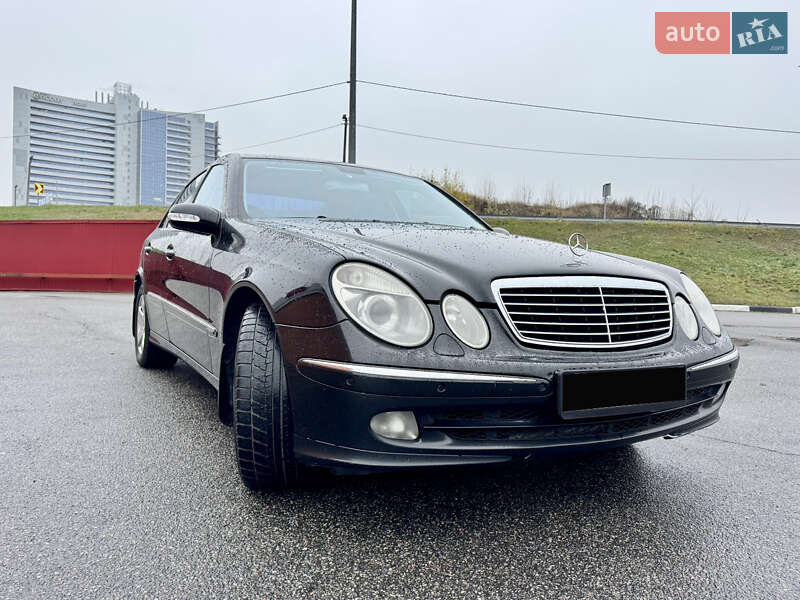 Седан Mercedes-Benz E-Class 2004 в Києві