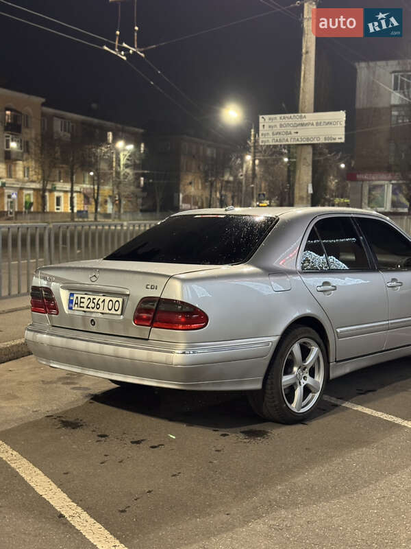 Седан Mercedes-Benz E-Class 2001 в Кривому Розі